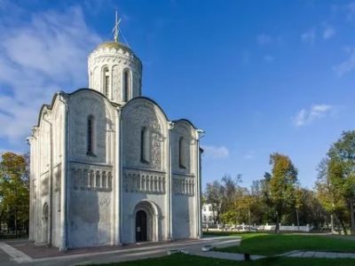 В каком году был построен Дмитриевский собор во Владимире