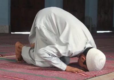 Куда надо молиться мусульманам