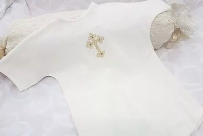 Кто покупает одежду для крещения