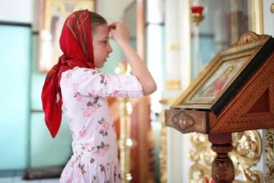 Какой рукой молятся православные